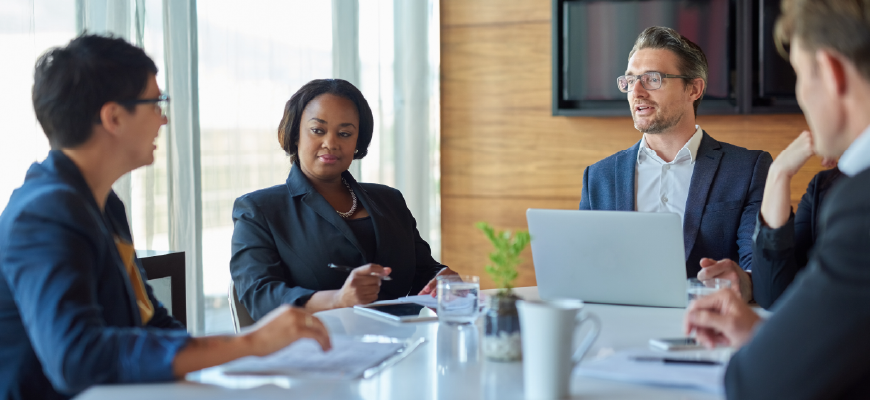 Agent meeting with group representatives
